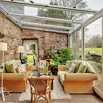 4 Bed In Penrith Oc-94247