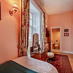 4 Bed In Penrith Oc-94247 *