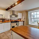 4 Bed In Penrith Oc-94247 Hébergement de vacances