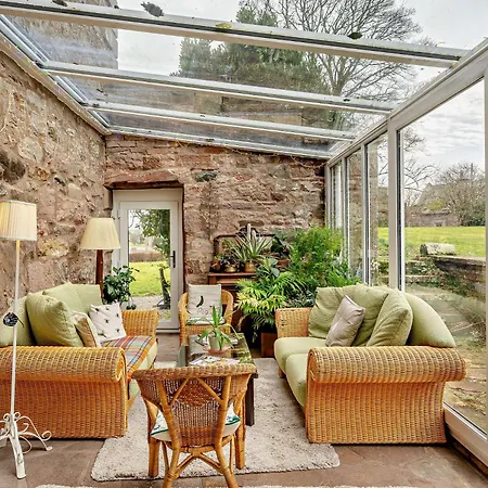 4 Bed In Penrith Oc-94247